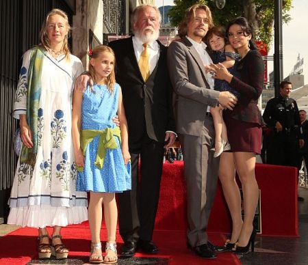 Nick Nolte with wife Clytie, daughter Sophie, son Brawley, daughter-in-law, and granddaughter